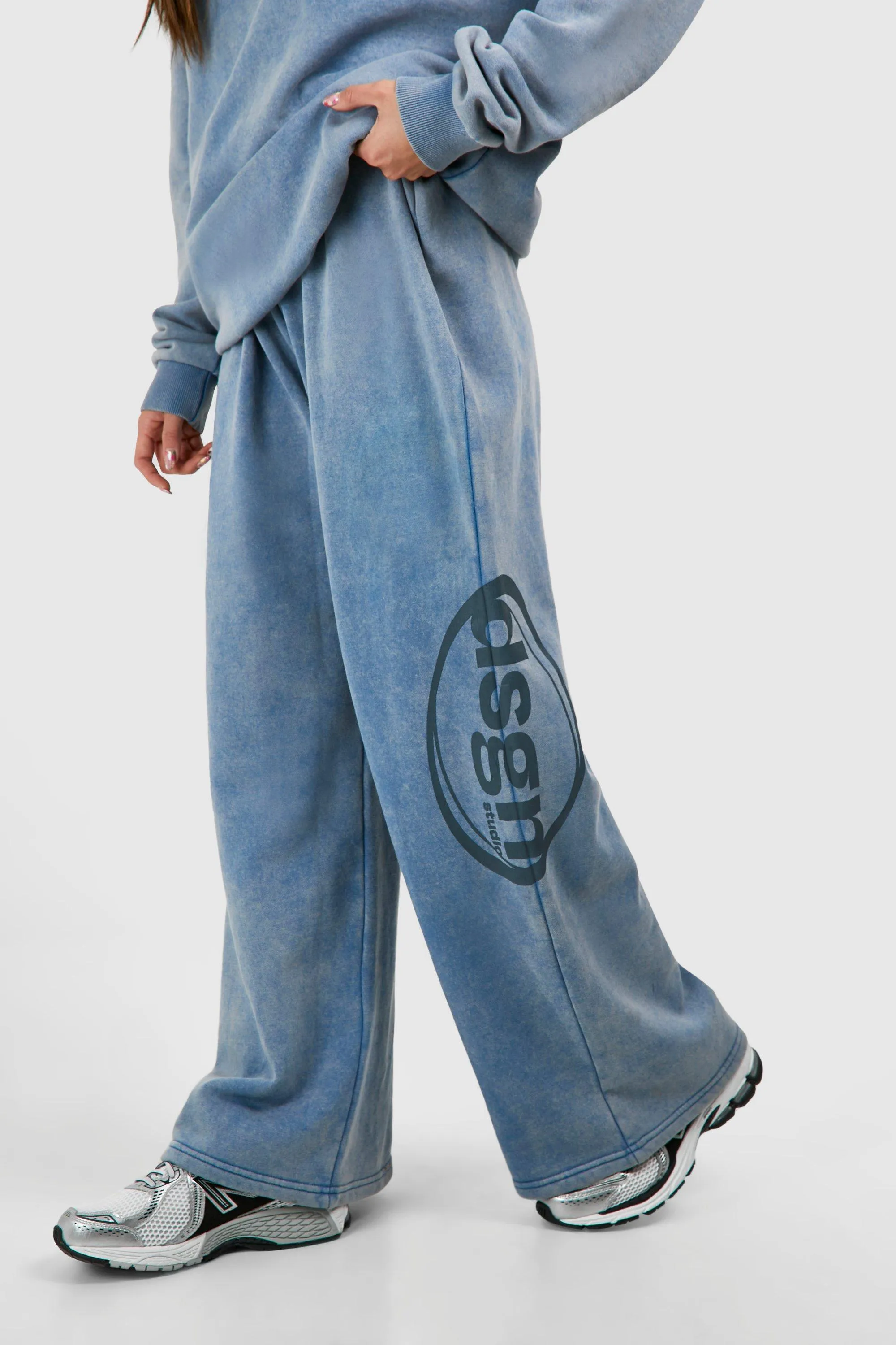 Joggers | Dsgn Studio Washed Oversized Wide Leg Jogger | boohoo