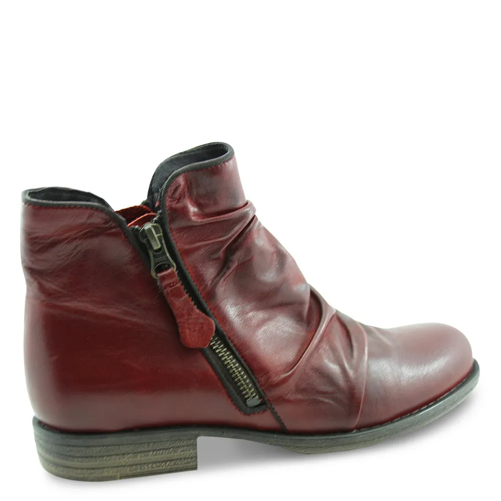 WILLET WOMENS FLAT BOOT