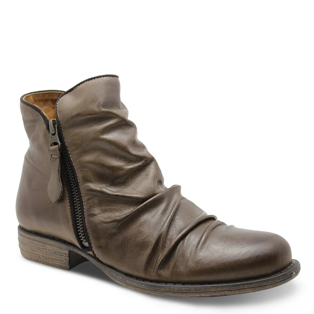 WILLET WOMENS FLAT BOOT