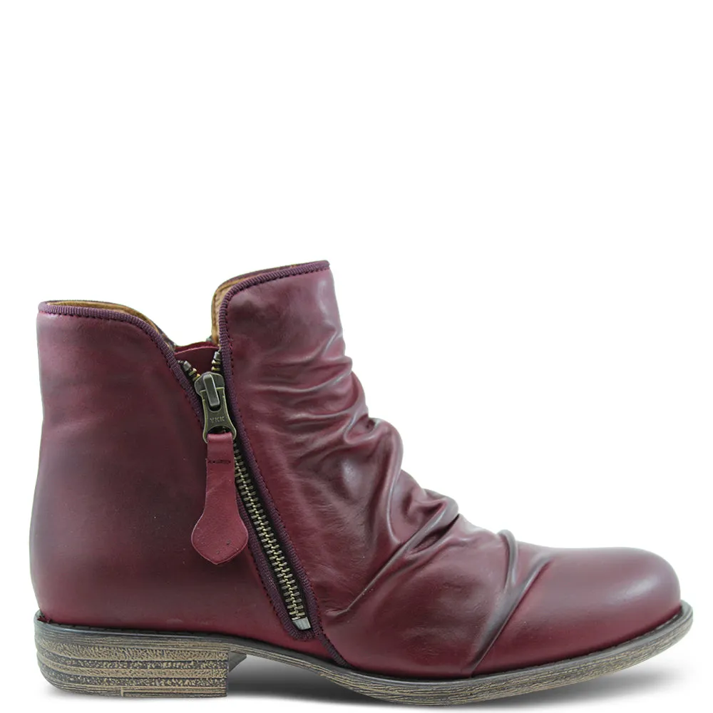 WILLET WOMENS FLAT BOOT